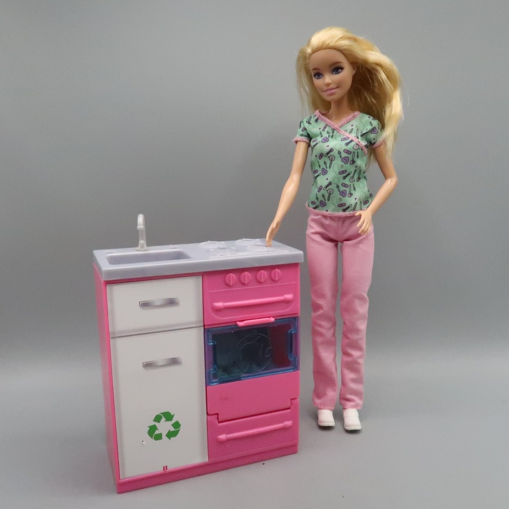 Barbie Doll Blonde‎ Doctor Veterinarian Nurse Kitchen Sink Stove Set Dollhouse
